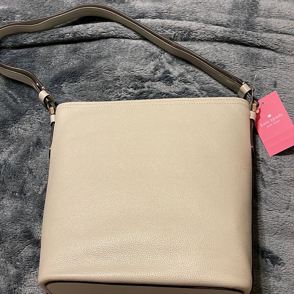 Kate Spade Max Duffel Crossbody. NWT. Color Avalon Mist Green - Picture 2 of 3